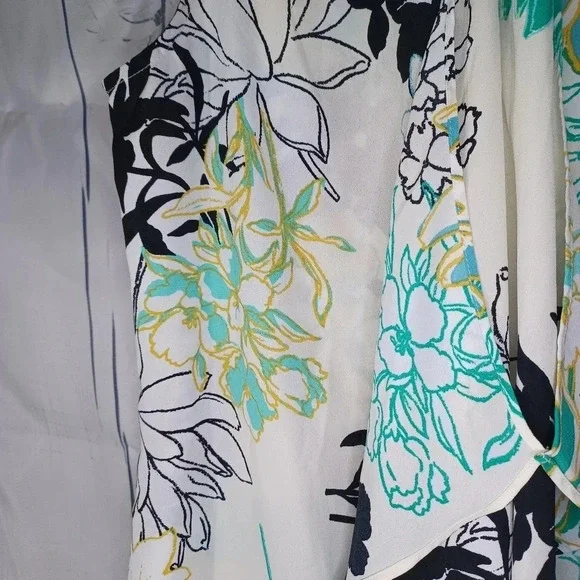 Van Heusen preppy sleeveless floral top - Picture 5 of 8